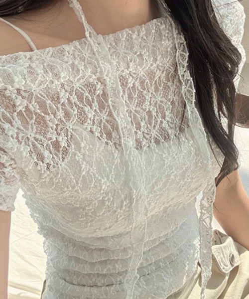 今期loungeddressレース オフショルダー トップス ホワイト セール】チョーカータイ付きレースオフショルトップス（Tシャツ
