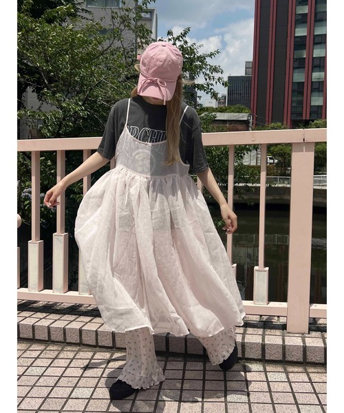WC(ダブル シー)の「ボリュームシアーロングキャミワンピース(ワンピース・レディース・ピンク/ホワイト・FREE)」の2枚目の写真