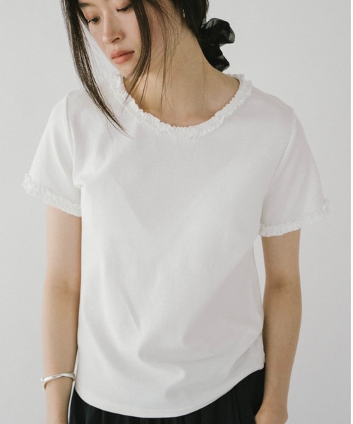 DRWCYS(ドロシーズ)の「フリルトリムTシャツ(Tシャツ/カットソー・レディース・ホワイト/ネイビー・FREE)」の1枚目の写真