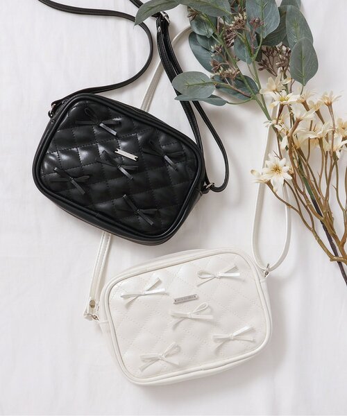 apres les cours（アプレレクール）の「キルティングリボンポシェット（ショルダーバッグ・キッズ・ブラック/アイボリー・FREE）」の7枚目の写真