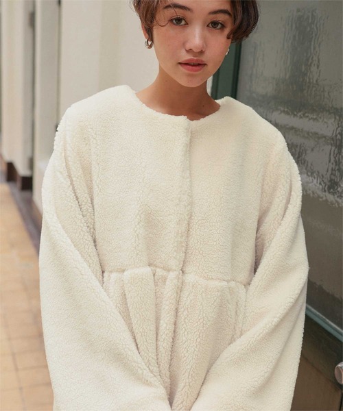 titivate（ティティベイト）の「ペプラムギャザーデザインボアアウター（ノーカラーコート・レディース・チャコール/ベージュ/アイボリー・L/M/S）」の8枚目の写真