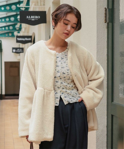 titivate（ティティベイト）の「ペプラムギャザーデザインボアアウター（ノーカラーコート・レディース・チャコール/ベージュ/アイボリー・L/M/S）」の12枚目の写真