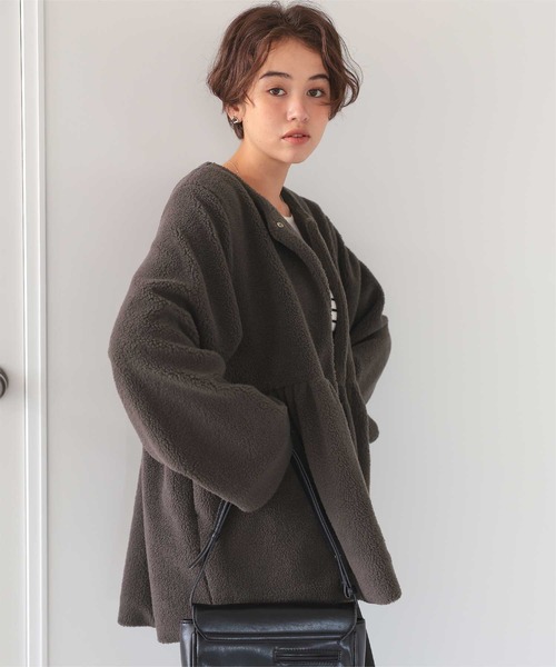 titivate（ティティベイト）の「ペプラムギャザーデザインボアアウター（ノーカラーコート・レディース・チャコール/ベージュ/アイボリー・L/M/S）」の21枚目の写真