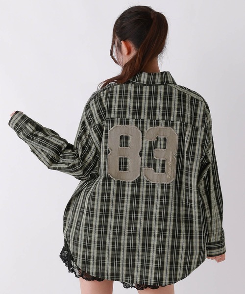 repipi armario(レピピ アルマリオ)の「BACKワッペンルーズチェックシャツ(シャツ/ブラウス・キッズ・ブラウン/ブラック・SMALL/MEDIUM/LARGE)」の2枚目の写真