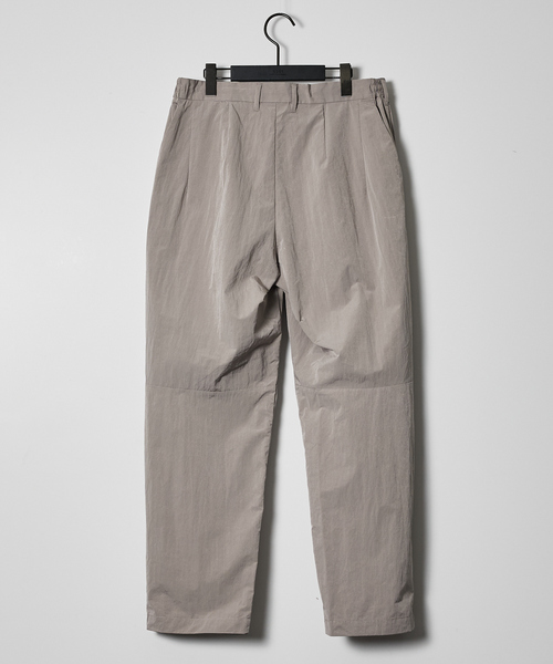 ABAHOUSE（アバハウス）の「【セットアップ対応】TUCK＆DARTS ワッシャーナイロン ワイドテーパードパンツ（その他パンツ・メンズ・ブラック/ベージュ・46/48）」の21枚目の写真