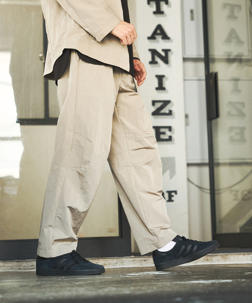 ABAHOUSE（アバハウス）の「【セットアップ対応】TUCK＆DARTS ワッシャーナイロン ワイドテーパードパンツ（その他パンツ・メンズ・ブラック/ベージュ・46/48）」の14枚目の写真