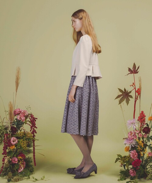 TOCCA(トッカ)の「BUTTERFLY WING ジャケット(ノーカラージャケット・レディース・ブラック系/ベージュ系・0/2/4/6)」の5枚目の写真