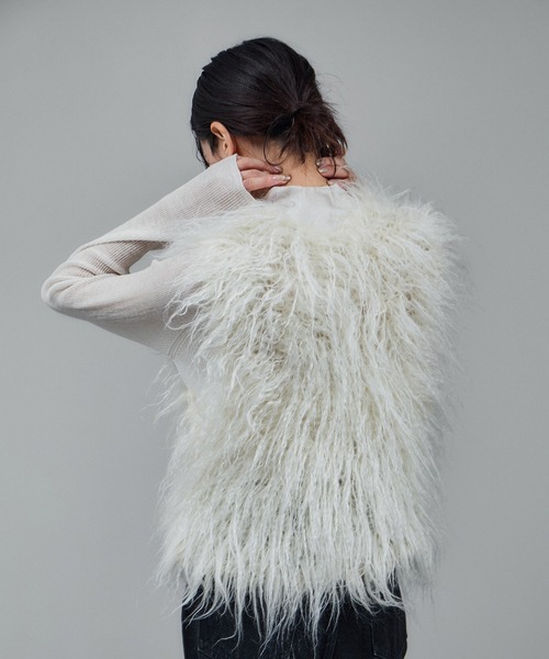 SALON adam et rope'(サロン アダム エ ロペ)の「モヘヤロングシャギーハンドニットベスト(ベスト・レディース・オフホワイト・FREE)」の4枚目の写真