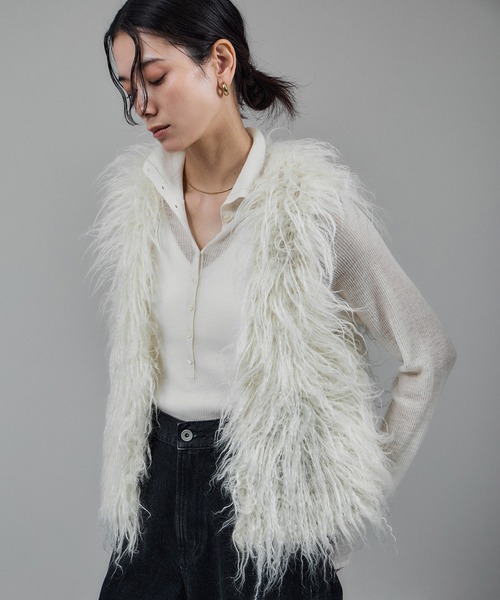 SALON adam et rope'(サロン アダム エ ロペ)の「モヘヤロングシャギーハンドニットベスト(ベスト・レディース・オフホワイト・FREE)」の16枚目の写真