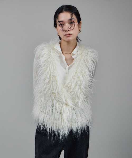 SALON adam et rope'(サロン アダム エ ロペ)の「モヘヤロングシャギーハンドニットベスト(ベスト・レディース・オフホワイト・FREE)」の15枚目の写真