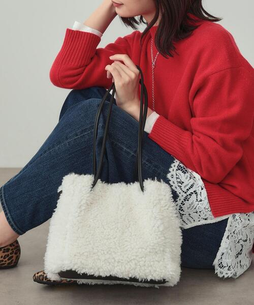 INDIVI(インディヴィ)の「ボアミドルバッグ(ショルダーバッグ・レディース・ホワイト系5/ブラック・00)」の1枚目の写真