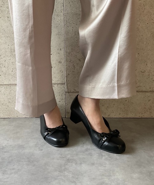 blanc/bleu(ブランブルー)の「【日本製/本革/軽量/防滑ソール】3.5cmヒール リボンパンプス(パンプス・レディース・ブラック/ダークブラウン・23.5cm/24.5cm/23.0cm/24.0cm/22.5cm)」の8枚目の写真