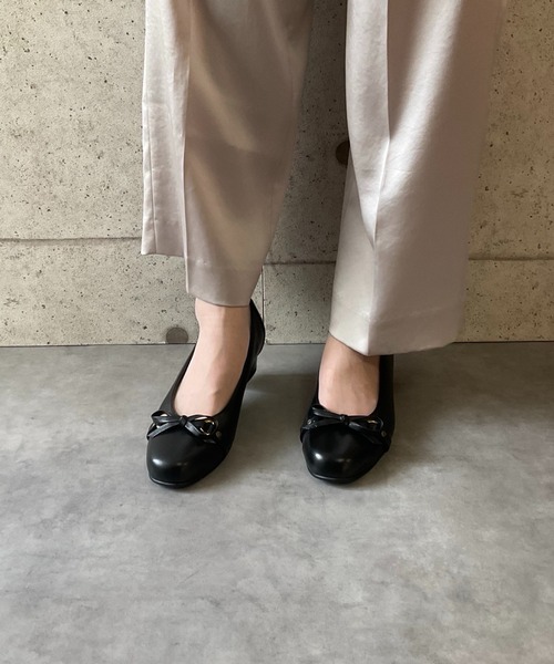 blanc/bleu(ブランブルー)の「【日本製/本革/軽量/防滑ソール】3.5cmヒール リボンパンプス(パンプス・レディース・ブラック/ダークブラウン・23.5cm/24.5cm/23.0cm/24.0cm/22.5cm)」の7枚目の写真