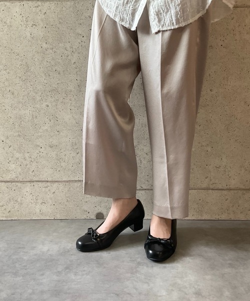blanc/bleu(ブランブルー)の「【日本製/本革/軽量/防滑ソール】3.5cmヒール リボンパンプス(パンプス・レディース・ブラック/ダークブラウン・23.5cm/24.5cm/23.0cm/24.0cm/22.5cm)」の9枚目の写真