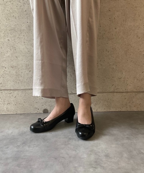 blanc/bleu(ブランブルー)の「【日本製/本革/軽量/防滑ソール】3.5cmヒール リボンパンプス(パンプス・レディース・ブラック/ダークブラウン・23.5cm/24.5cm/23.0cm/24.0cm/22.5cm)」の10枚目の写真