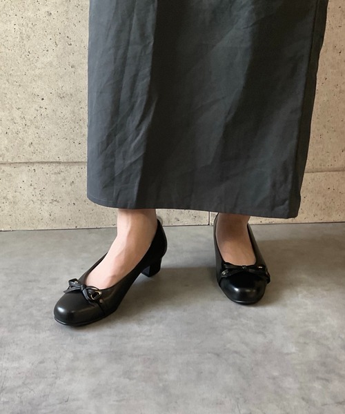 blanc/bleu(ブランブルー)の「【日本製/本革/軽量/防滑ソール】3.5cmヒール リボンパンプス(パンプス・レディース・ブラック/ダークブラウン・23.5cm/24.5cm/23.0cm/24.0cm/22.5cm)」の14枚目の写真