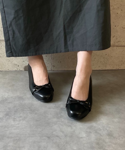 blanc/bleu(ブランブルー)の「【日本製/本革/軽量/防滑ソール】3.5cmヒール リボンパンプス(パンプス・レディース・ブラック/ダークブラウン・23.5cm/24.5cm/23.0cm/24.0cm/22.5cm)」の15枚目の写真
