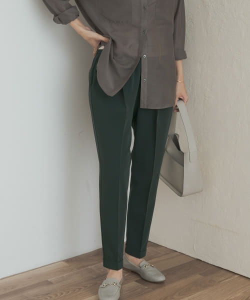 URBAN RESEARCH DOORS(アーバンリサーチドアーズ)の「『3サイズ展開』ストレッチテーパードイージーパンツ(その他パンツ・レディース・グリーン/ブラック/ネイビー・X-SMALL/SMALL/MEDIUM)」の1枚目の写真