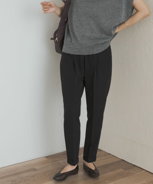 URBAN RESEARCH DOORS(アーバンリサーチドアーズ)の「『3サイズ展開』ストレッチテーパードイージーパンツ(その他パンツ・レディース・グリーン/ブラック/ネイビー・X-SMALL/SMALL/MEDIUM)」の13枚目の写真