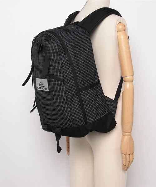 GREGORY(グレゴリー)の「デイパック DSP DAY PACK DSP リフレクティブリップストップ(バックパック/リュック・メンズ・ブラック系その他・ONE SIZE)」の2枚目の写真