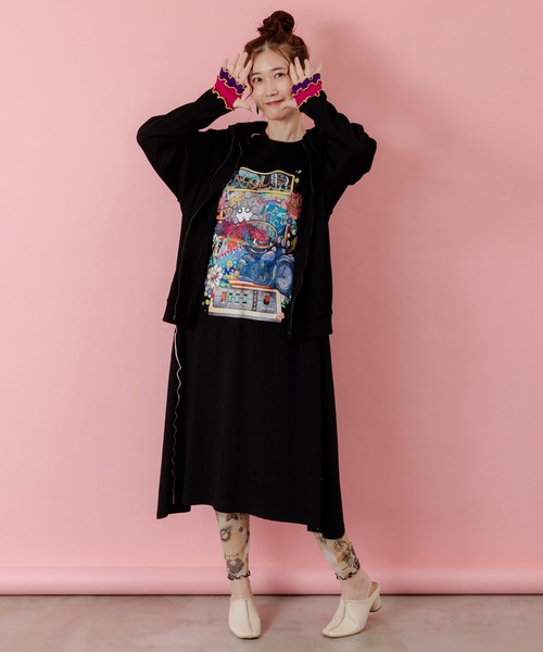 ScoLar（スカラー）の「153615：にゃんこスカラー 袖配色パーカー（パーカー・レディース・グレー/ブラック/アイボリー・M）」の4枚目の写真