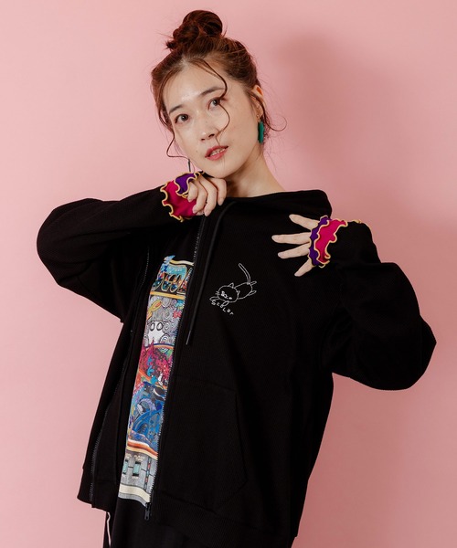 ScoLar（スカラー）の「153615：にゃんこスカラー 袖配色パーカー（パーカー・レディース・グレー/ブラック/アイボリー・M）」の10枚目の写真