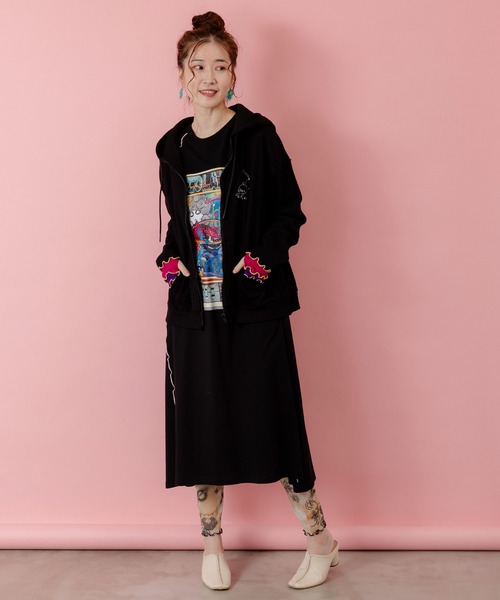 ScoLar（スカラー）の「153615：にゃんこスカラー 袖配色パーカー（パーカー・レディース・グレー/ブラック/アイボリー・M）」の11枚目の写真