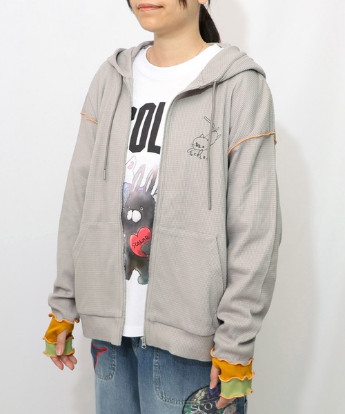 ScoLar（スカラー）の「153615：にゃんこスカラー 袖配色パーカー（パーカー・レディース・グレー/ブラック/アイボリー・M）」の15枚目の写真