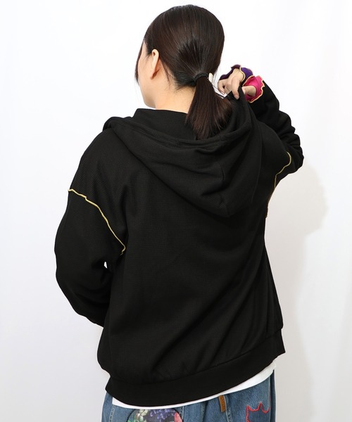 ScoLar（スカラー）の「153615：にゃんこスカラー 袖配色パーカー（パーカー・レディース・グレー/ブラック/アイボリー・M）」の20枚目の写真