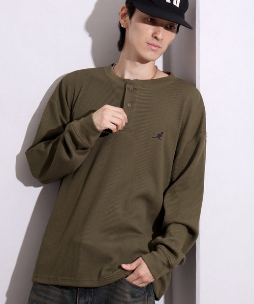 KANGOL（カンゴール）の「【KANGOL/カンゴール】別注 ワッフル ロゴ刺繍 ロングスリーブ ヘンリーネック Tシャツ（Tシャツ/カットソー・メンズ・カーキ/ブラック/オフホワイト/杢グレー/ネイビー・M/L/XL）」の4枚目の写真