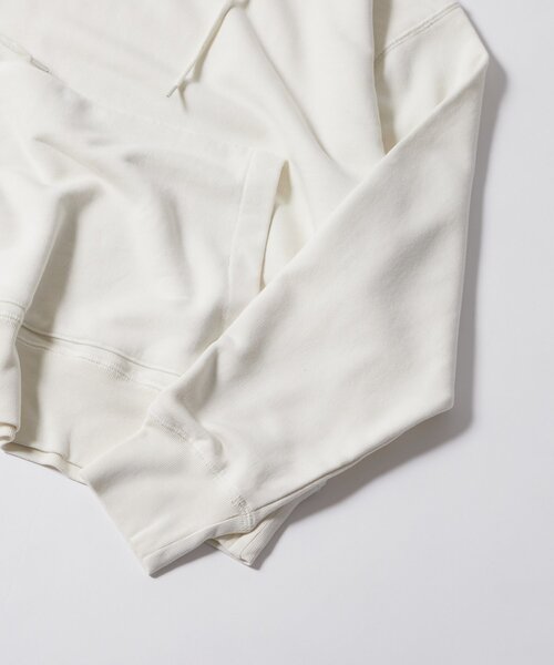 WHO'S WHO gallery（フーズフーギャラリー）の「FromVintage PAST後付けフーディー（パーカー・メンズ・ホワイト/ネイビー・MEDIUM/LARGE）」の5枚目の写真