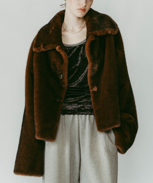 Knuth Marf（クヌースマーフ）の「【Knuth Marf】point collar fur coat/brown /ファーコート（その他アウター・レディース・ブラウン/ブラック・FREE）」の2枚目の写真