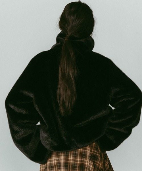 Knuth Marf（クヌースマーフ）の「【Knuth Marf】point collar fur coat/brown /ファーコート（その他アウター・レディース・ブラウン/ブラック・FREE）」の8枚目の写真