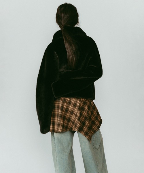 Knuth Marf（クヌースマーフ）の「【Knuth Marf】point collar fur coat/brown /ファーコート（その他アウター・レディース・ブラウン/ブラック・FREE）」の3枚目の写真