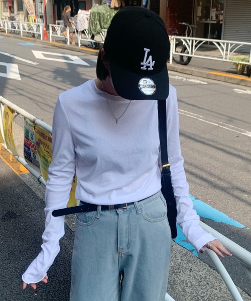 Teem Store(チームストア)の「【7色展開/カラバリ豊富】ベーシックカラースラブシアーロンT レイヤード 重ね着(Tシャツ/カットソー・レディース・イエロー/チャコール/ホワイト/サックスブルー/ブラック/ピンク/グレー・M/L)」の3枚目の写真
