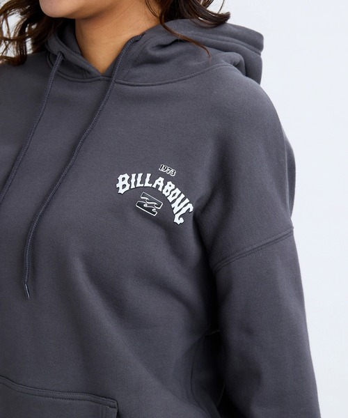 BILLABONG(ビラボン)の「BILLABONG レディース MESSAGE ARCH LOOSE P パーカー 【LOOSE FIT】【2025年秋冬モデル】/ビラボンセットアップ対応バックプリントルーズフィットプルオーバーパーカー・フーディー(パーカー・レディース・ホワイト/オフホワイト/グレー・MEDIUM/LARGE)」の8枚目の写真