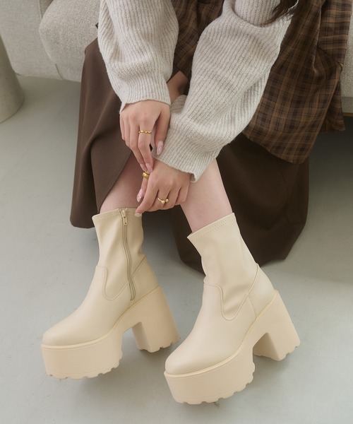 Ambre Neige(アンブルネージュ)の「platform stretch short boots / アツゾコストレッチショートブーツ(ブーツ・レディース・ブラック/ダークブラウン/ブラック系その他/アイボリー・LARGE/MEDIUM)」の7枚目の写真