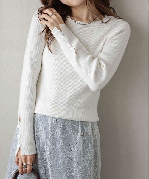 AMELY(エミリー)の「スリーブボタンリブニット(ニット/セーター・レディース・ブラック/ホワイト/グリーン/グレー・フリー)」の20枚目の写真