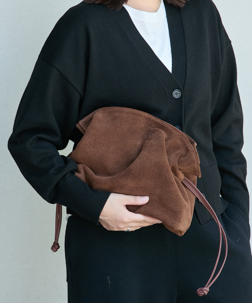 AULENTTI（オウレンティ）の「《ＷEB限定追加》【AULENTTI/オウレンティ】キンチャクBAG SWEDE（ショルダーバッグ・レディース・ブラウン・FREE）」の5枚目の写真