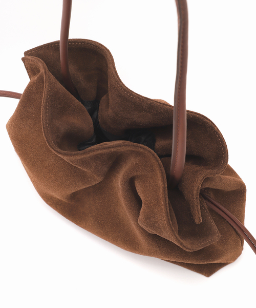 AULENTTI（オウレンティ）の「《ＷEB限定追加》【AULENTTI/オウレンティ】キンチャクBAG SWEDE（ショルダーバッグ・レディース・ブラウン・FREE）」の10枚目の写真