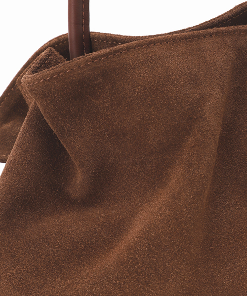 AULENTTI（オウレンティ）の「《ＷEB限定追加》【AULENTTI/オウレンティ】キンチャクBAG SWEDE（ショルダーバッグ・レディース・ブラウン・FREE）」の16枚目の写真