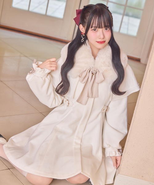 ROJITA（ロジータ）の「マルチWAYケープファーカラーコート（その他アウター・レディース・ホワイト/ピンク/ブラック・FREE）」の20枚目の写真