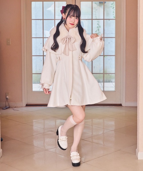 ROJITA（ロジータ）の「マルチWAYケープファーカラーコート（その他アウター・レディース・ホワイト/ピンク/ブラック・FREE）」の5枚目の写真