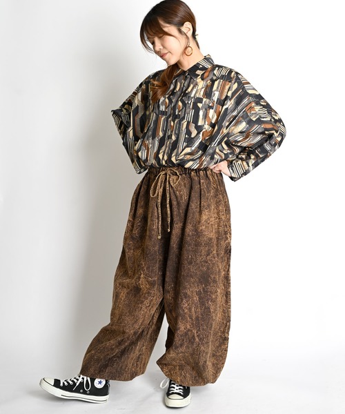 MARAI(マーライ)の「ストーンウォッシュサルエルパンツ(その他パンツ・レディース・ブラック/カーキ/ブラック系その他/ブラウン/グリーン/レッド/パープル・FREE)」の18枚目の写真
