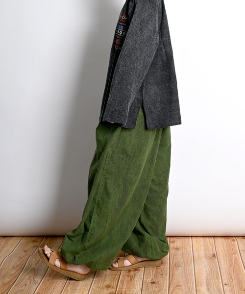 MARAI(マーライ)の「ストーンウォッシュサルエルパンツ(その他パンツ・レディース・ブラック/カーキ/ブラック系その他/ブラウン/グリーン/レッド/パープル・FREE)」の19枚目の写真
