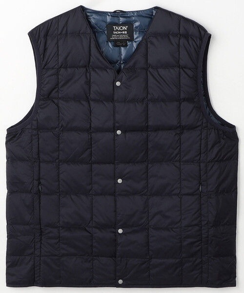 FREAK'S STORE（フリークスストア）の「限定展開 TAION/タイオン ベーシック Vネックボタン インナーダウンベスト / TAION-001（ダウンベスト・メンズ・ネイビー/チャコールグレー/オリーブ/ブラック・SMALL/MEDIUM/LARGE/X-LARGE）」の4枚目の写真