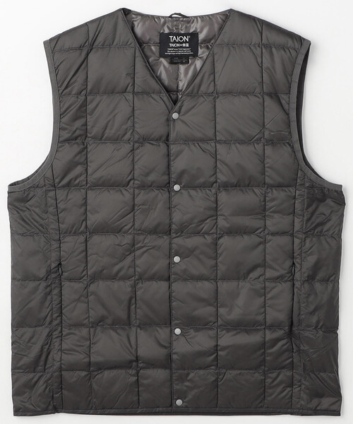 FREAK'S STORE（フリークスストア）の「限定展開 TAION/タイオン ベーシック Vネックボタン インナーダウンベスト / TAION-001（ダウンベスト・メンズ・ネイビー/チャコールグレー/オリーブ/ブラック・SMALL/MEDIUM/LARGE/X-LARGE）」の21枚目の写真