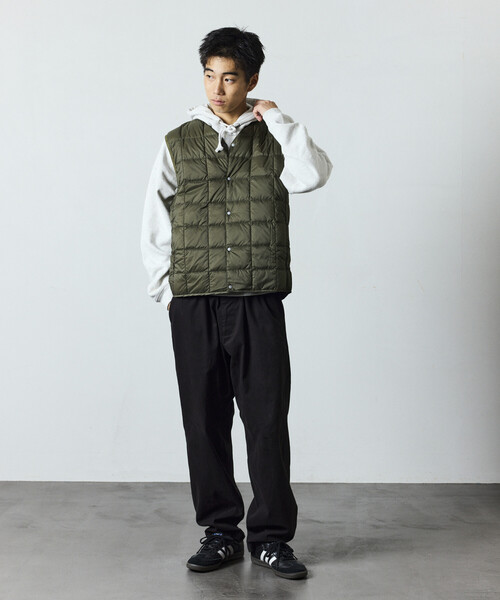 FREAK'S STORE（フリークスストア）の「限定展開 TAION/タイオン ベーシック Vネックボタン インナーダウンベスト / TAION-001（ダウンベスト・メンズ・ネイビー/チャコールグレー/オリーブ/ブラック・SMALL/MEDIUM/LARGE/X-LARGE）」の16枚目の写真