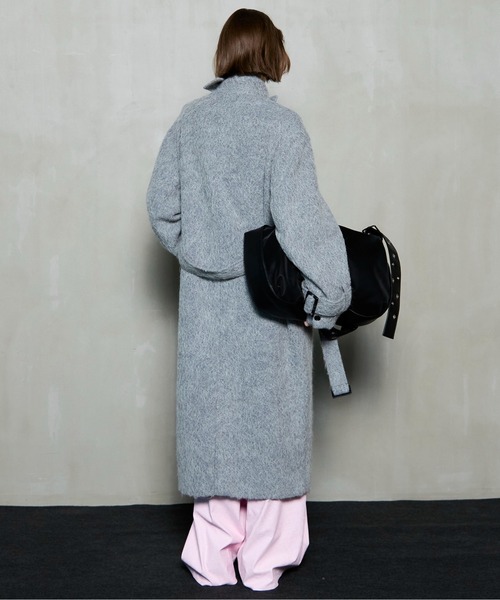 MAISON SPECIAL(メゾンスペシャル)の「Ribbon Collar Shaggy Long Coat / リボンカラーシャギーロングコート(その他アウター・レディース・チャコールグレー/ライトグレー・FREE)」の5枚目の写真