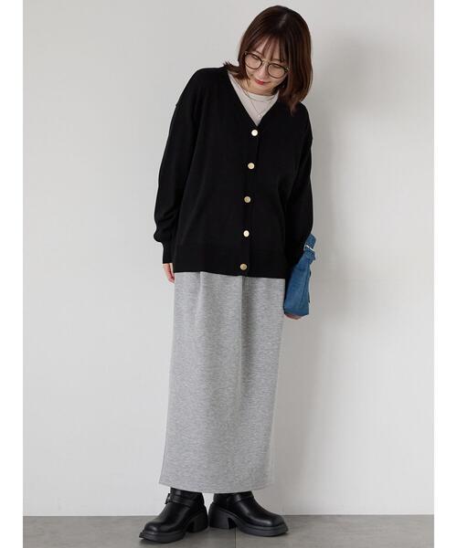 Te chichi TERRASSE(テチチテラス)の「金釦Vネックリラックスカーディガン(カーディガン/ボレロ・レディース・ベージュ/ブラック/ブルー/ピンク・F)」の17枚目の写真
